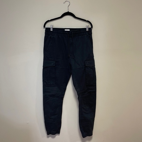 NWT Men’s Cargo Black Joggers - Picture 1 of 4